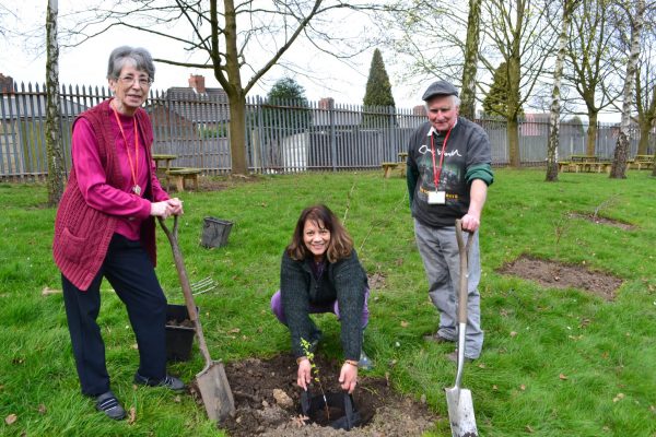 MP Valerie and volunteers planted trees