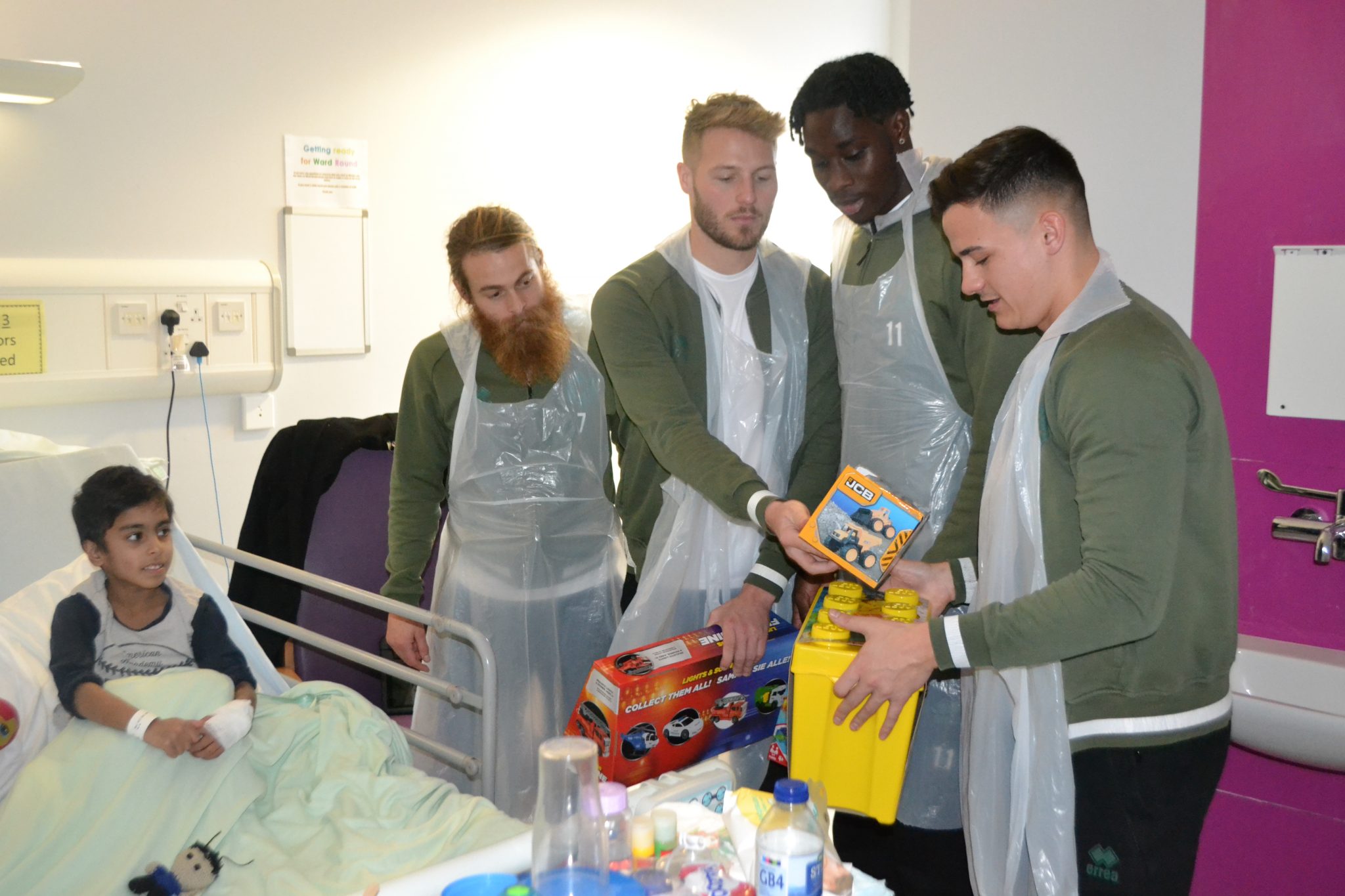 Walsall FC players visit Ward 21