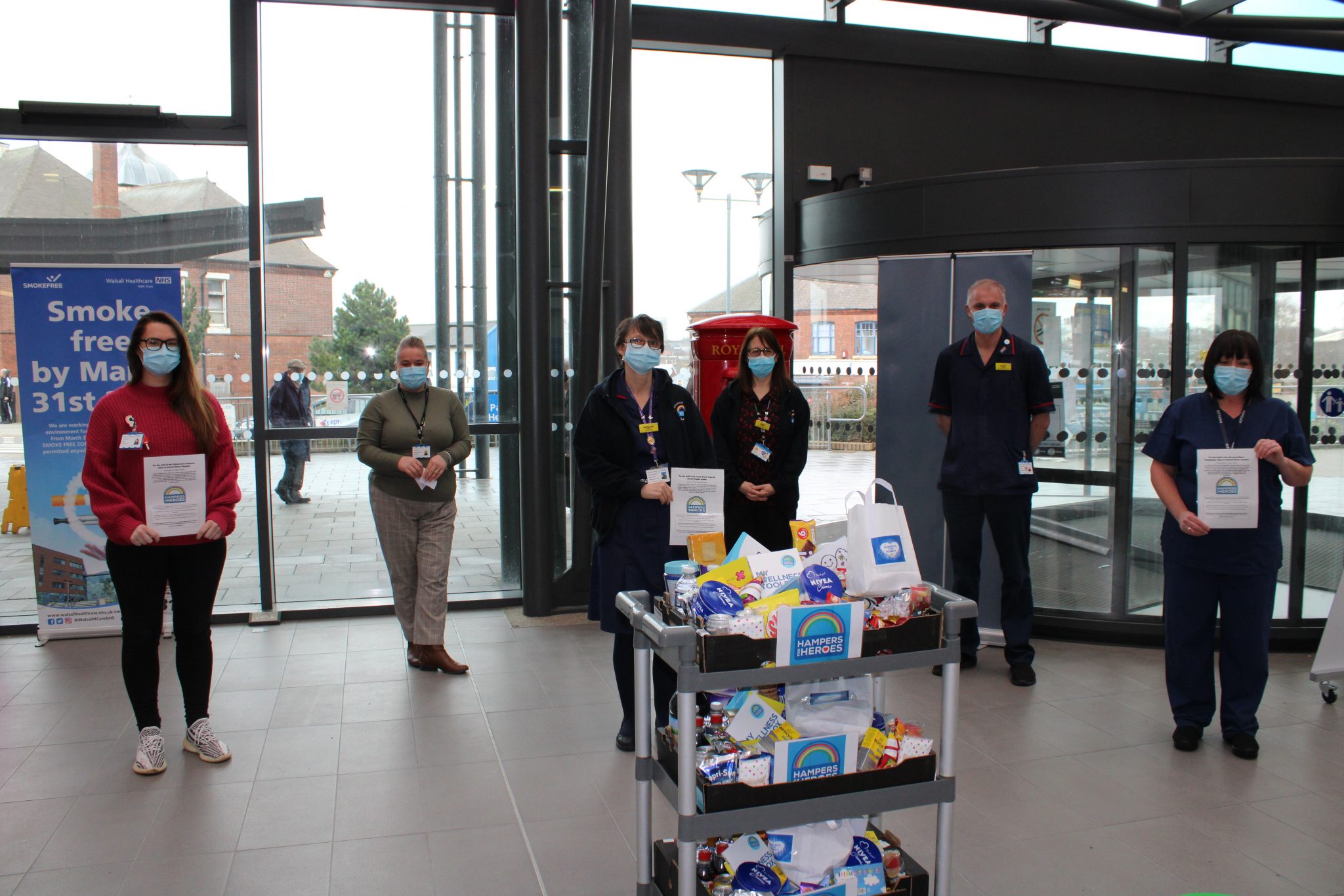 Hampers for Heroes arrive at hospital