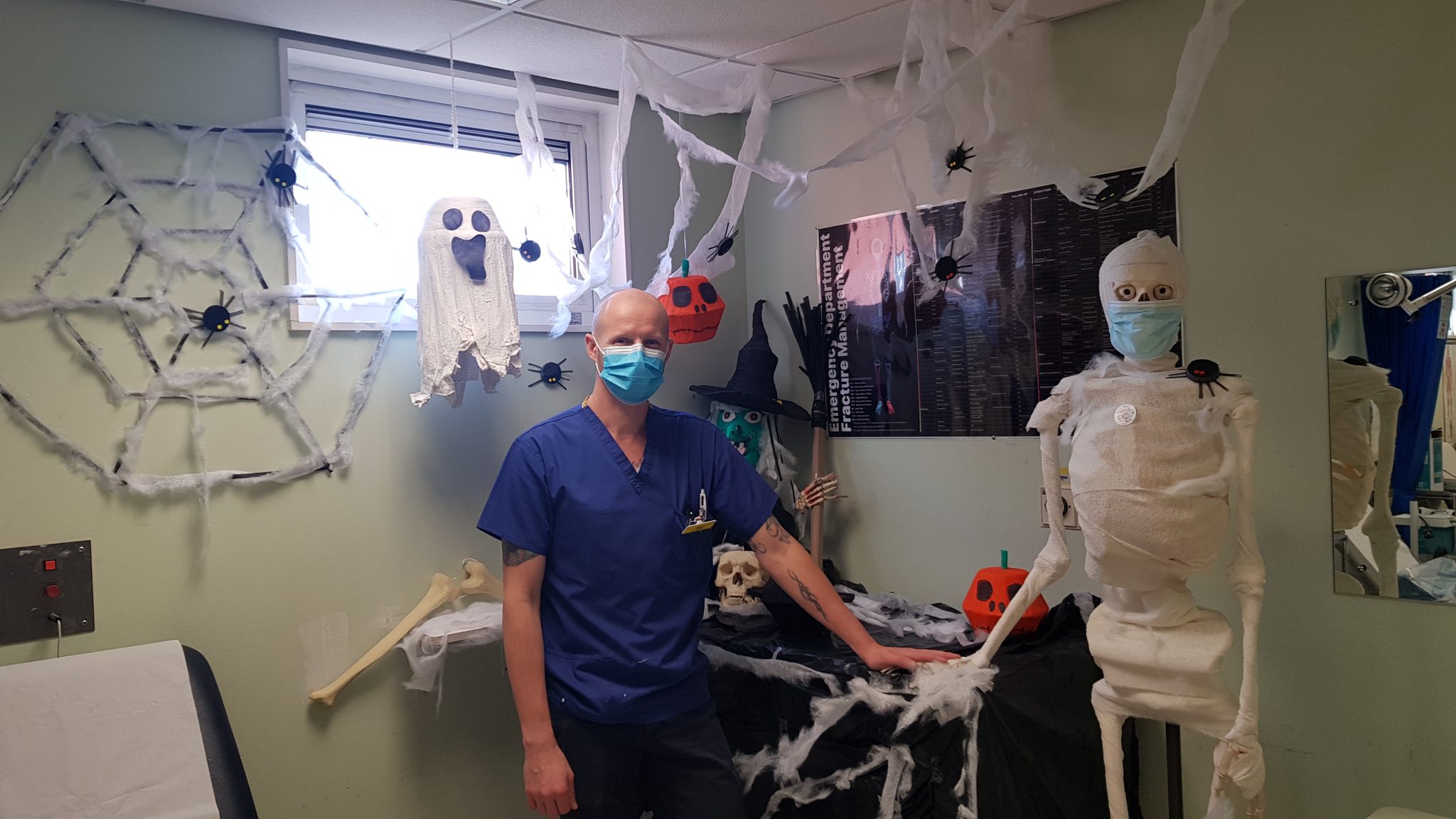 Paul in the spooky corner of Fracture Clinic