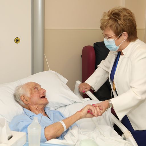Mayor praises “amazing” hospice staff