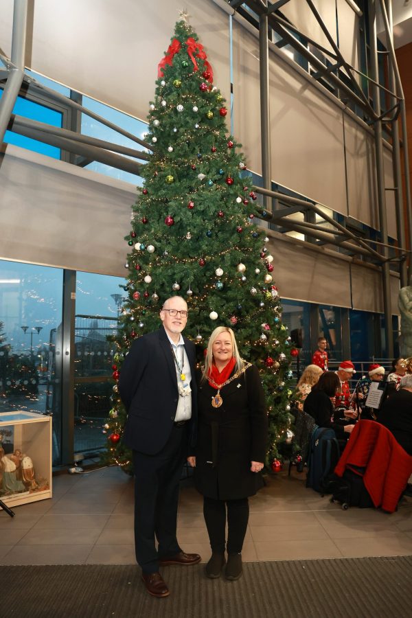 Festive Friday lights up the Manor - Walsall Healthcare NHS Trust